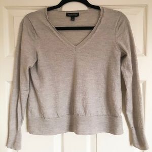 Banana Republic Fine Wool Sweater V-Neck / S XS